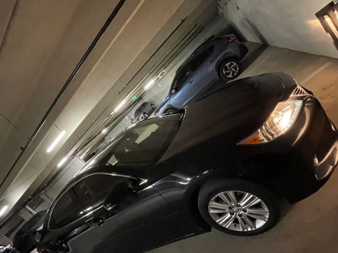 Used 2014 Lexus ES 350 w/ Premium Package image 2