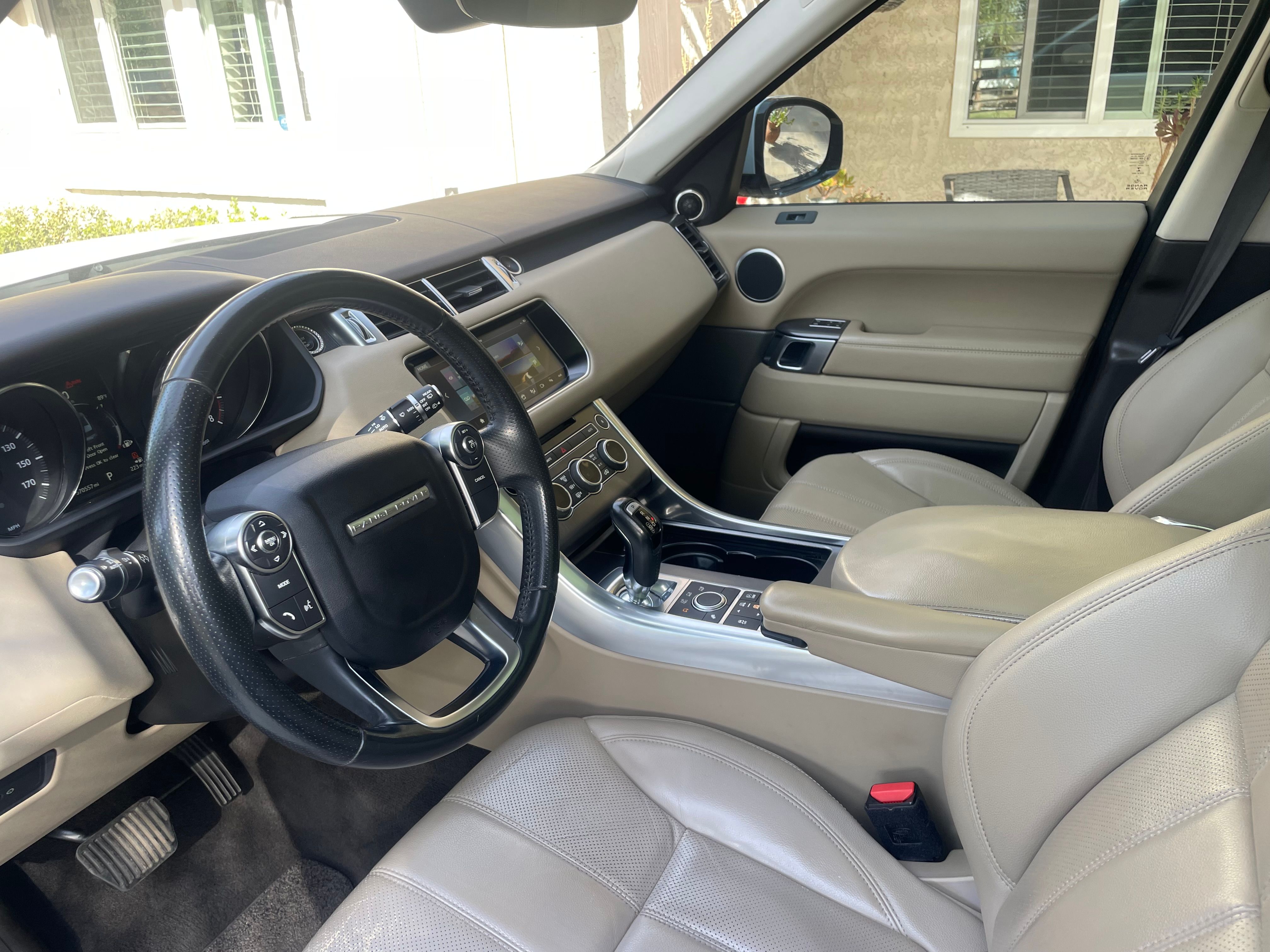 Used 2017 Land Rover Range Rover Sport SE AWD/4WD image 11