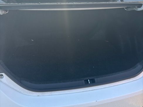 Used 2016 Toyota Corolla LE FWD image 12