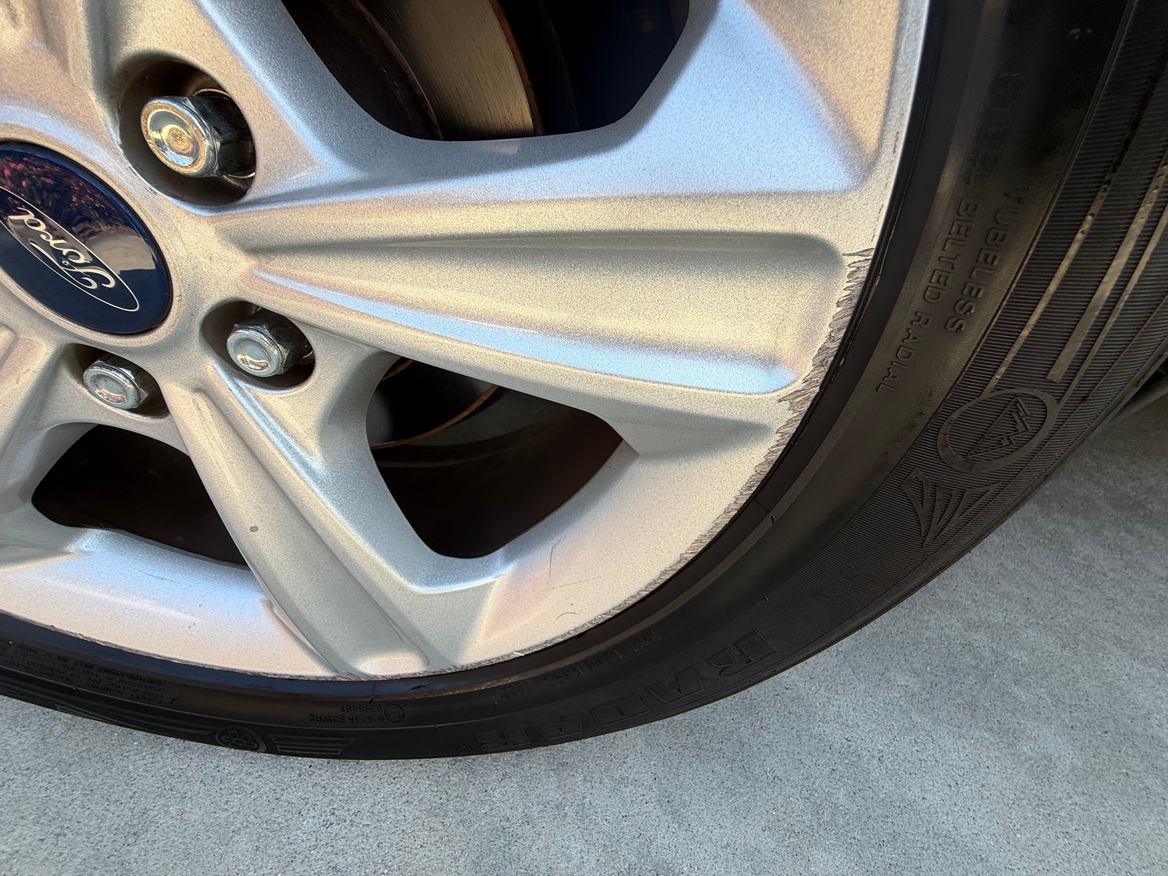 Used 2014 Ford Escape SE FWD image 19