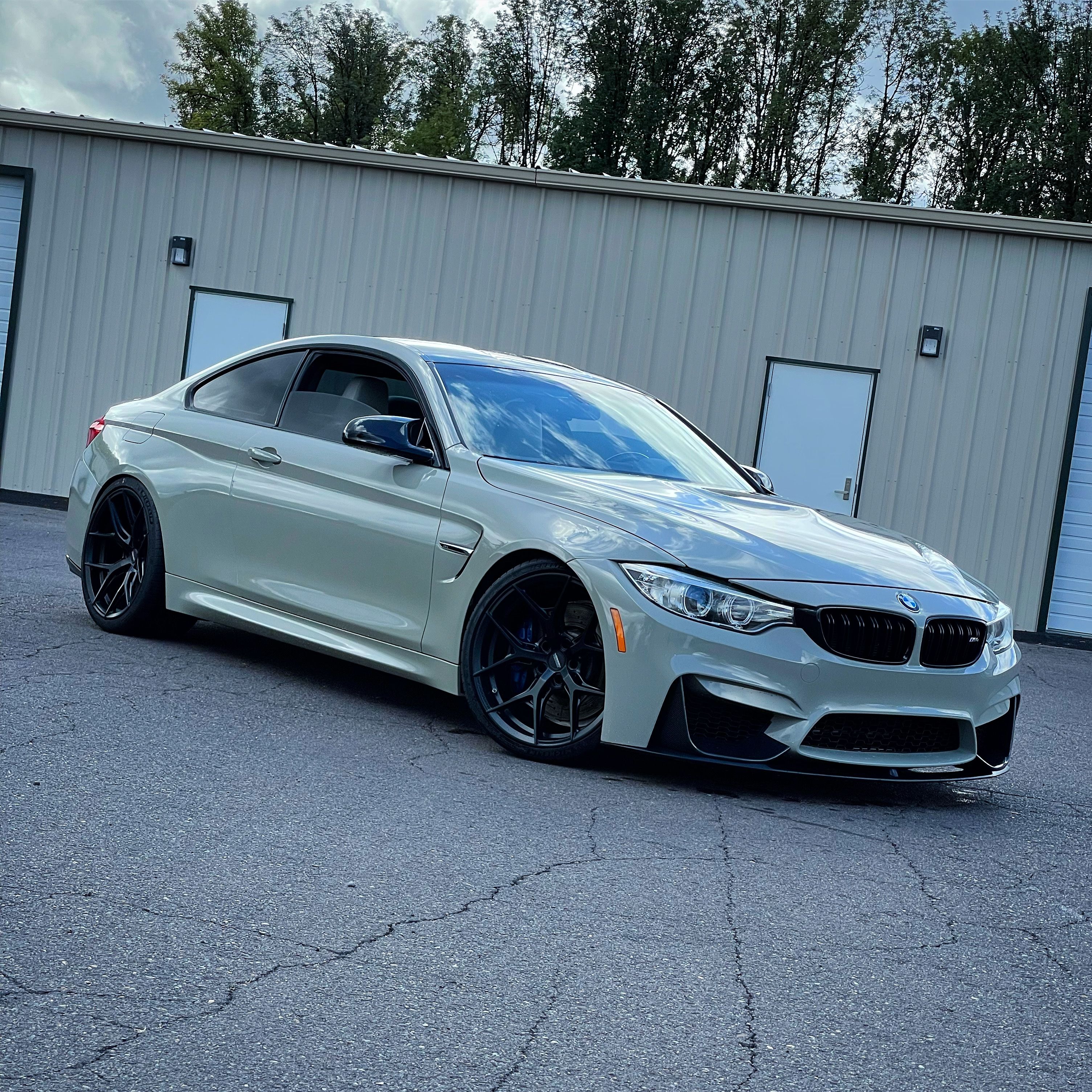 Used 2017 BMW M4 Coupe RWD image 1