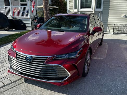 Used 2022 Toyota Avalon Limited image 11