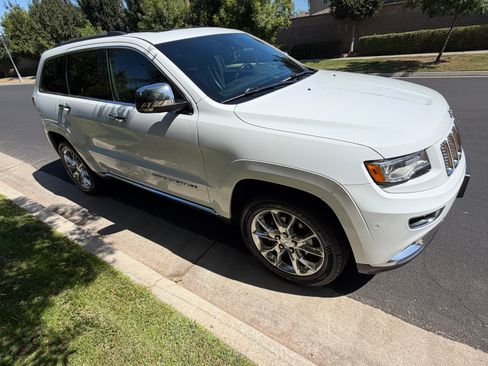 Used 2015 Jeep Grand Cherokee Summit AWD/4WD image 4