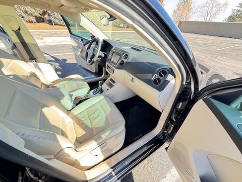 Used 2012 Volkswagen Tiguan SEL image 18