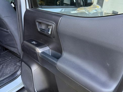 Used 2021 Toyota Tacoma TRD Sport image 20