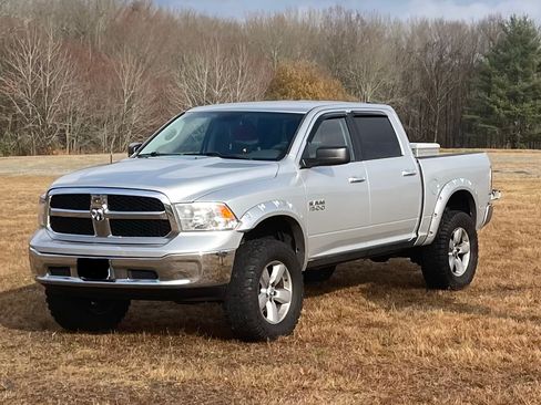 Used 2017 RAM 1500 Classic SLT image 17