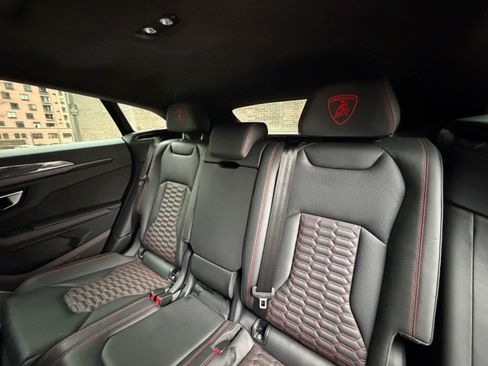 Used 2021 Lamborghini Urus image 22