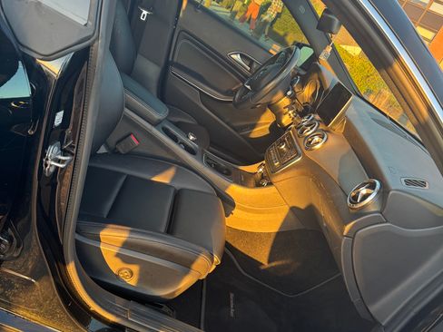 Used 2019 Mercedes-Benz CLA 250 4MATIC image 11