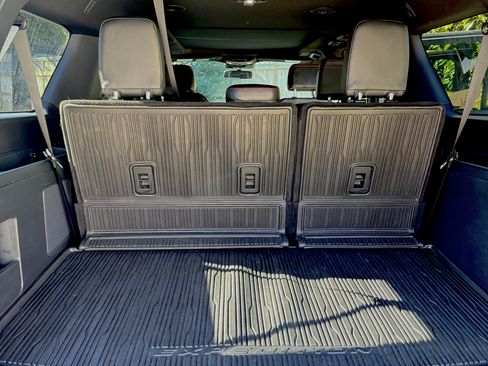 Used 2023 Ford Expedition Max Limited image 14