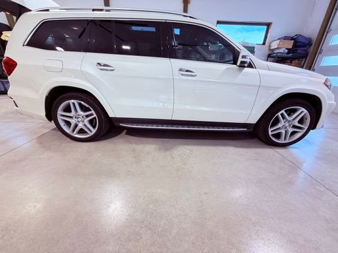 Used 2013 Mercedes-Benz GL 550 4MATIC image 4