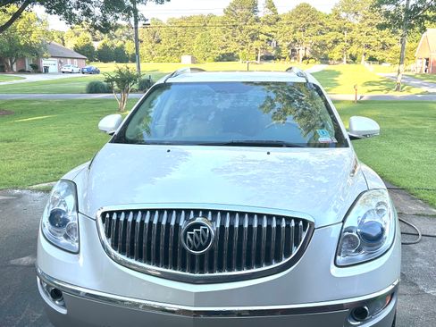 Used 2011 Buick Enclave CXL w/ Trailering Provision Package FWD image 5