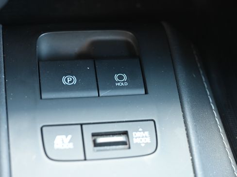 Used 2024 Toyota Venza Limited AWD/4WD image 20
