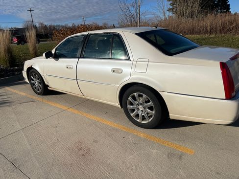 Used 2008 Cadillac DTS image 9