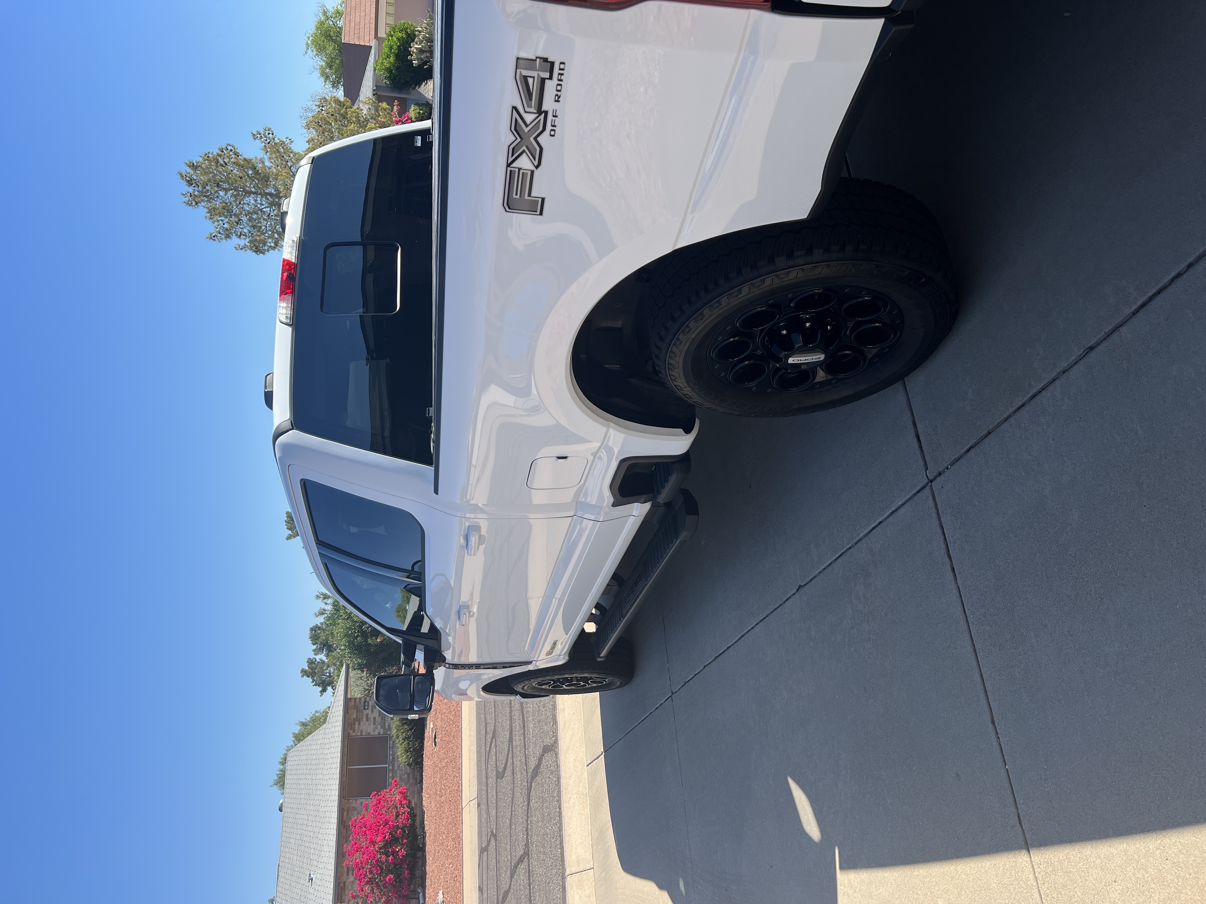 Used 2025 Ford F250 Lariat w/ Lariat Ultimate Package AWD/4WD image 5