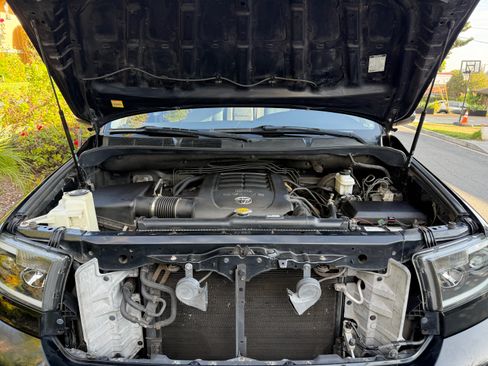 Used 2013 Toyota Tundra Platinum image 15