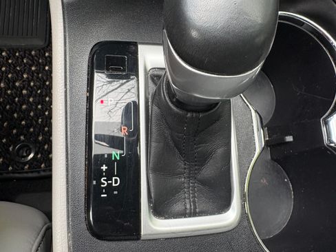 Used 2015 Toyota Highlander Limited w/ Driver Technology Package FWD image 20