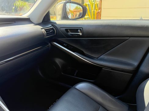 Used 2016 Lexus IS 200t image 5