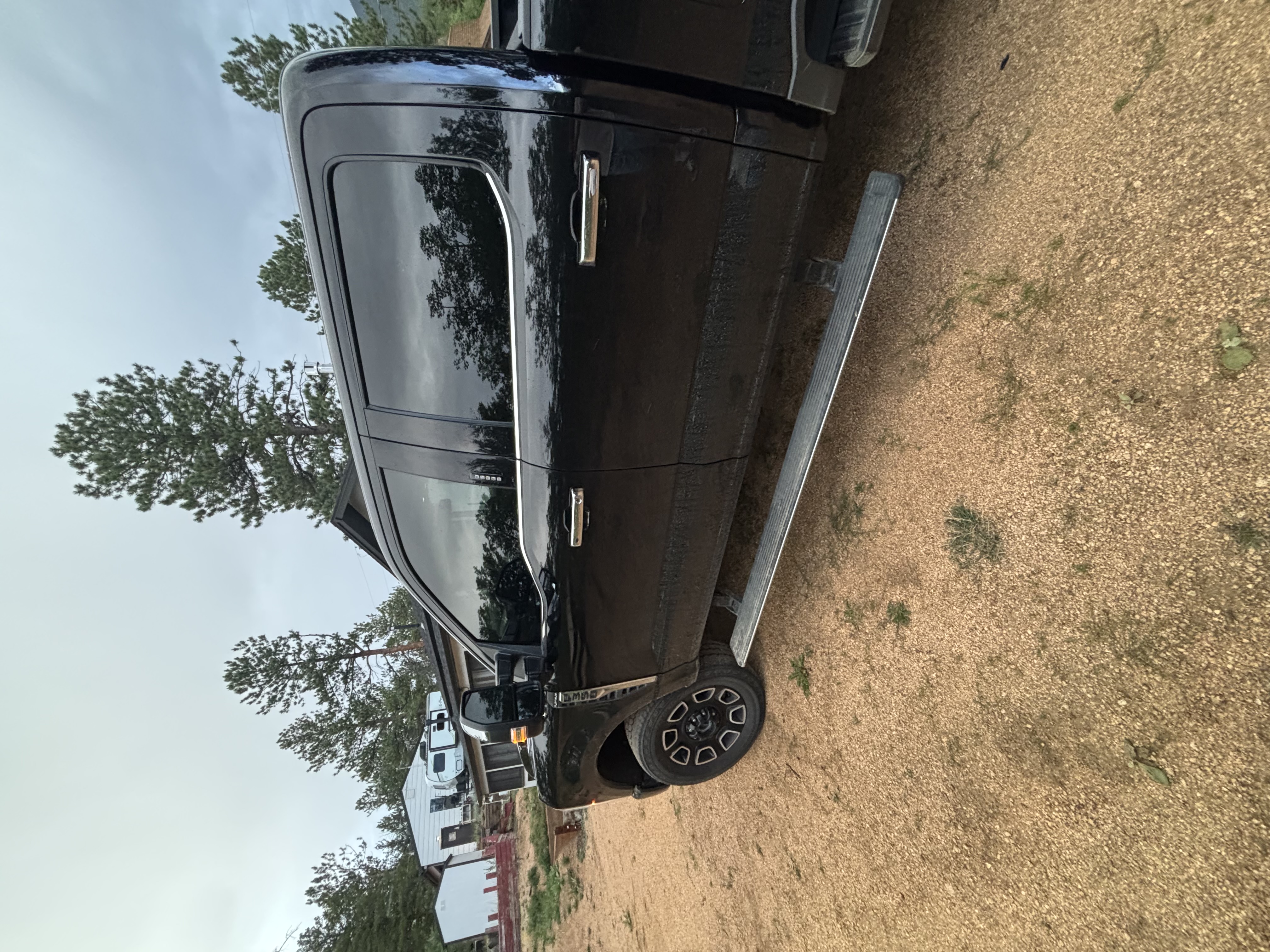 Used 2024 Ford F350 Platinum w/ FX4 Off-Road Package AWD/4WD image 11