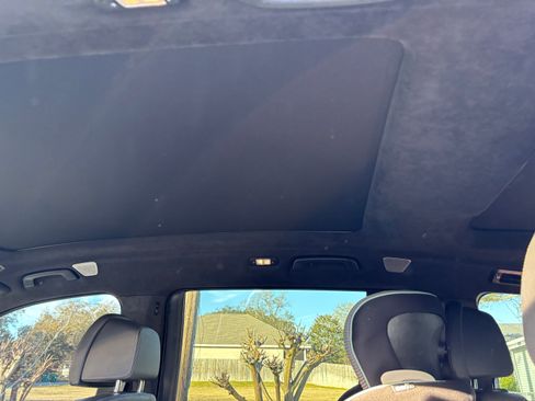 Used 2023 BMW X7 M60i w/ Executive Package image 6