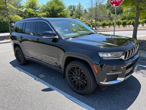 Used 2021 Jeep Grand Cherokee L Limited AWD/4WD image 9