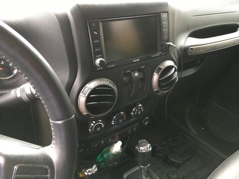 Used 2017 Jeep Wrangler Sport w/ Quick Order Package 24S image 6