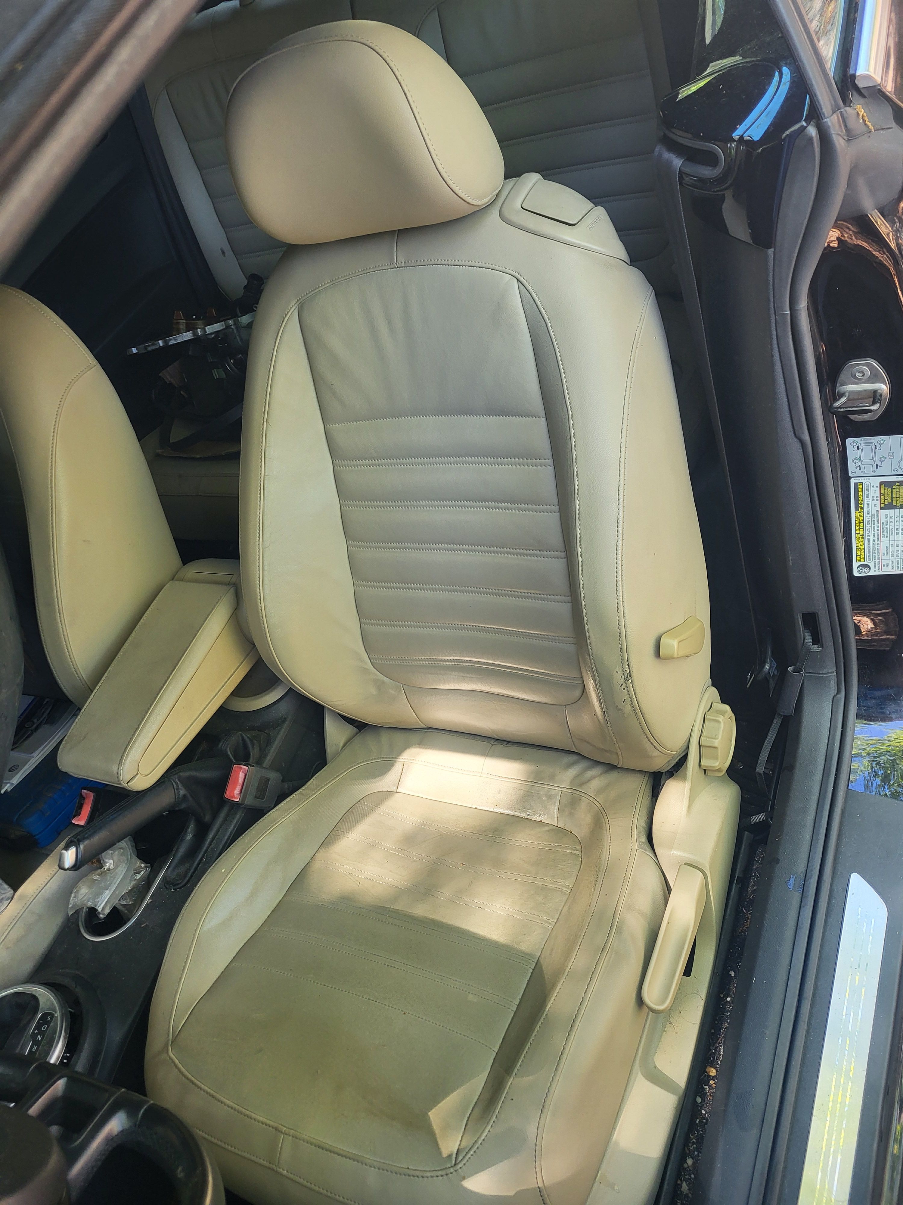 Used 2013 Volkswagen Beetle 2.5 50's Edition FWD image 12
