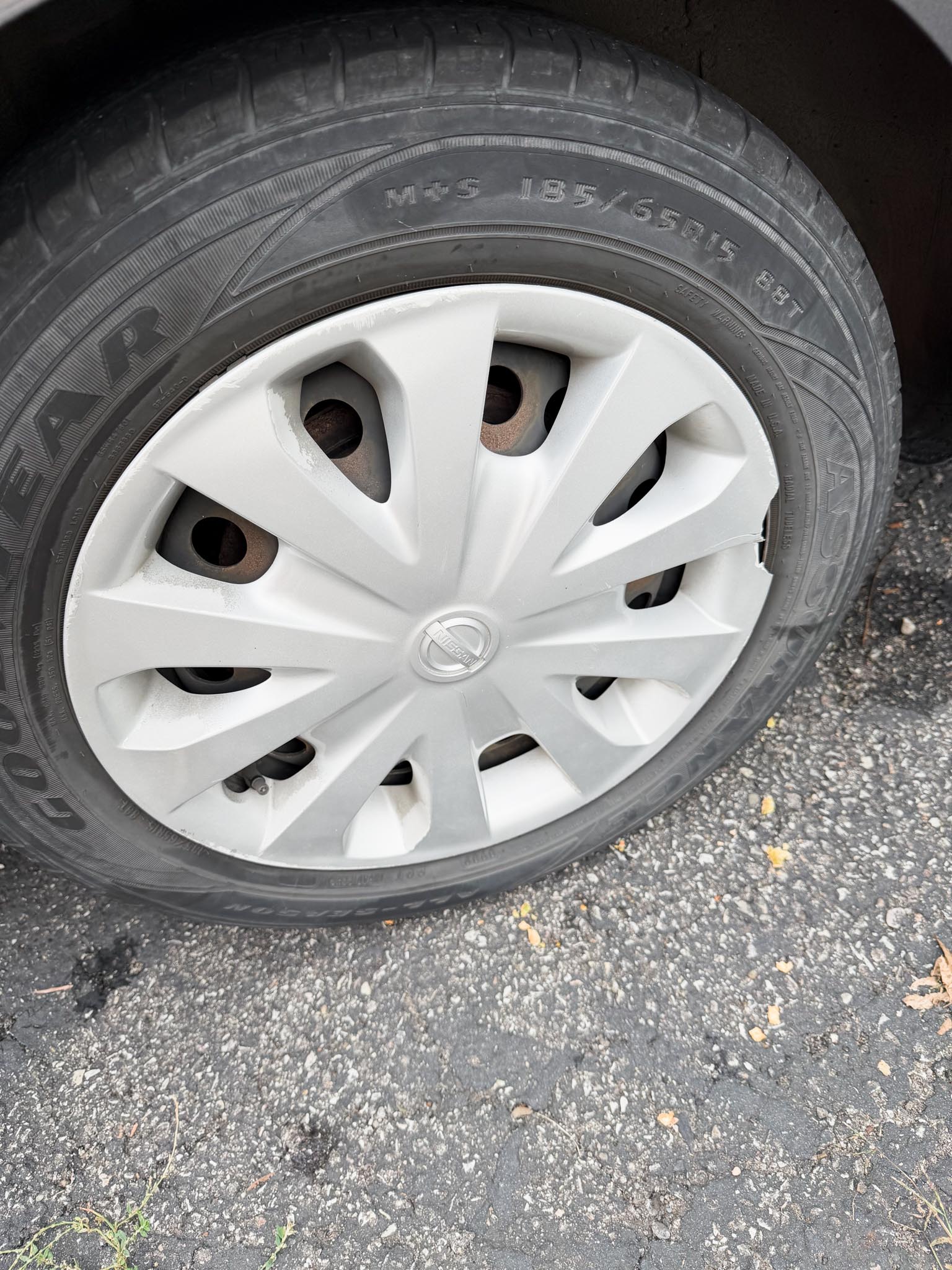 Used 2017 Nissan Versa SV FWD image 12