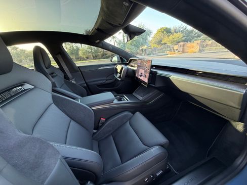 Used 2026 Tesla Model S Plaid AWD/4WD image 10
