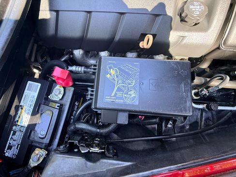 Used 2010 Chevrolet Corvette Convertible w/ Preferred Equipment Group RWD image 13