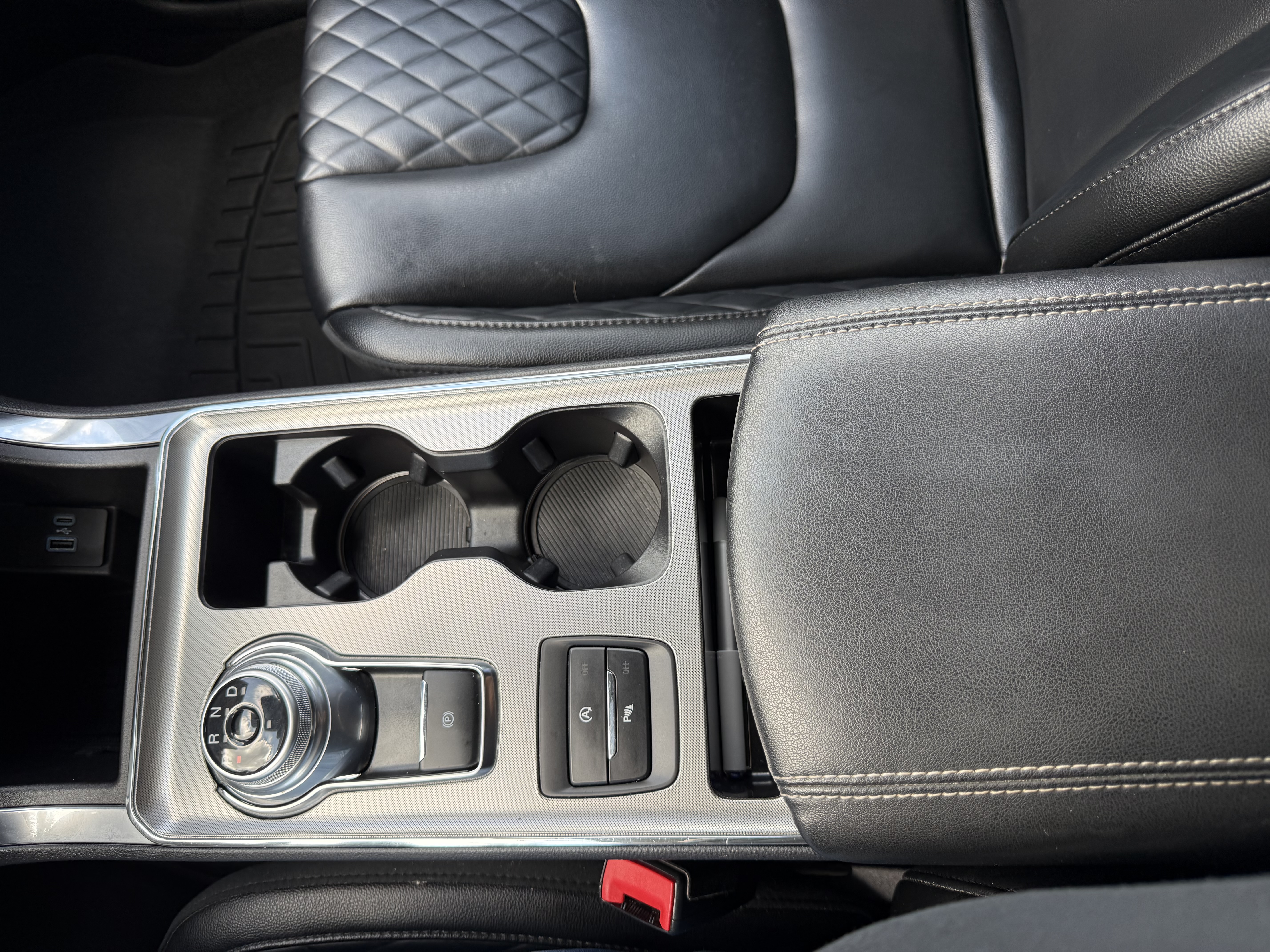 Used 2023 Ford Edge Titanium AWD/4WD image 27