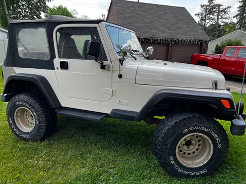 Used 1999 Jeep Wrangler Sport AWD/4WD image 2
