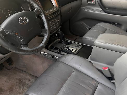 Used 2006 Toyota Land Cruiser image 14