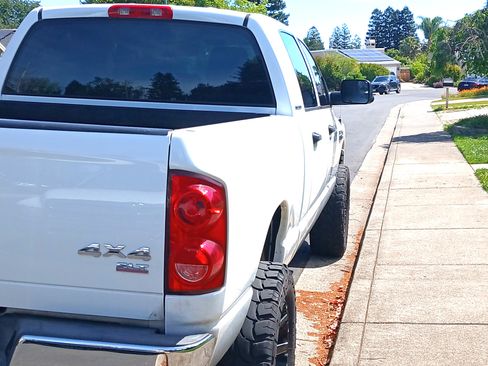 Used 2007 Dodge Ram 2500 Truck SLT image 5