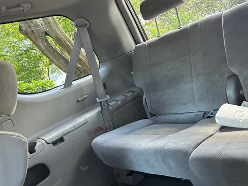 Used 2005 Toyota Sequoia SR5 AWD/4WD image 14