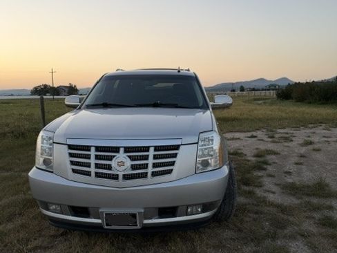Used 2014 Cadillac Escalade ESV Luxury AWD/4WD image 6