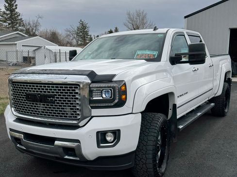 Used 2015 GMC Sierra 2500 Denali image 1