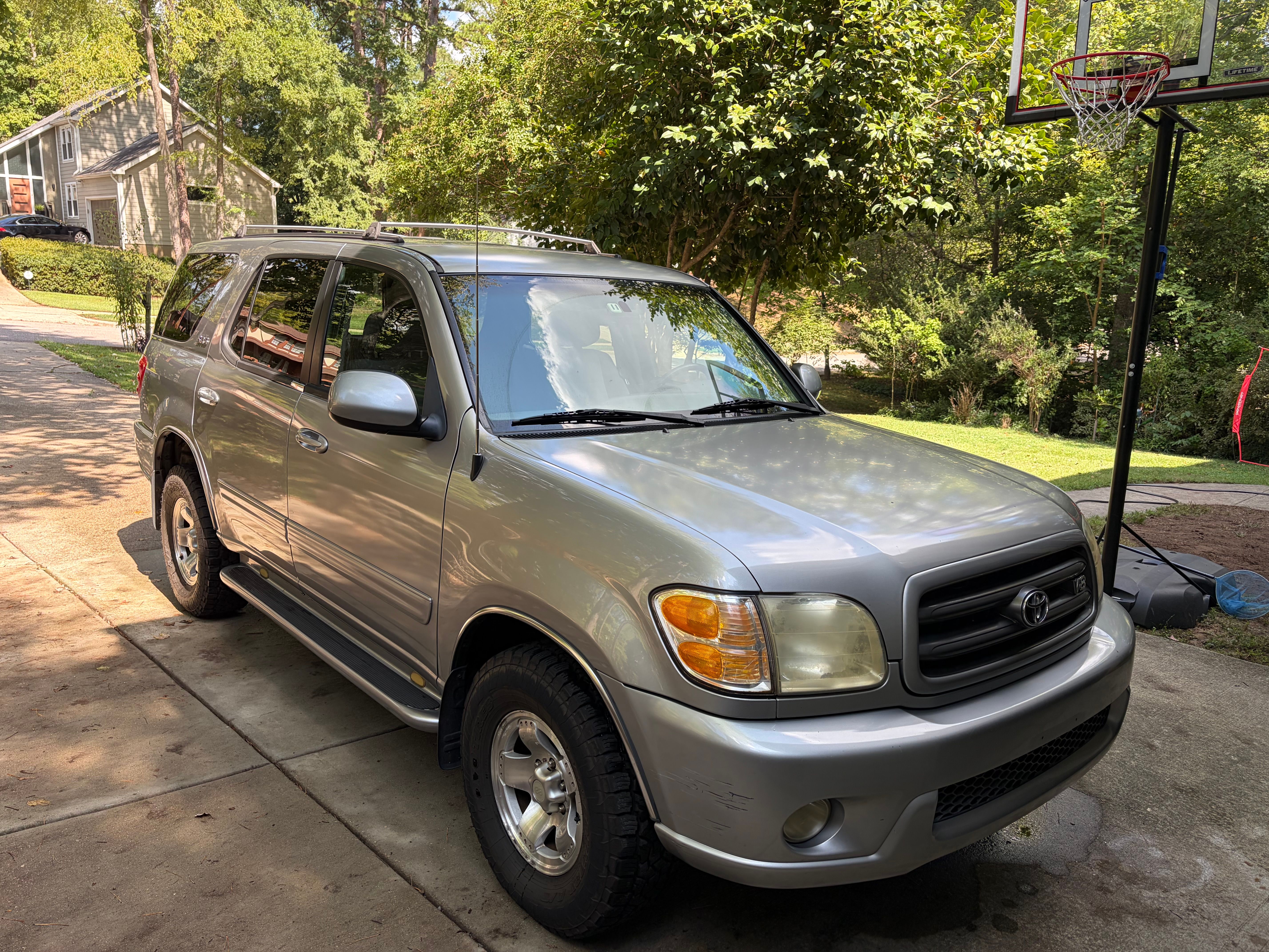 Used 2002 Toyota Sequoia SR5 RWD image 1