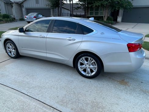 Used 2014 Chevrolet Impala LT w/ Convenience Package image 2