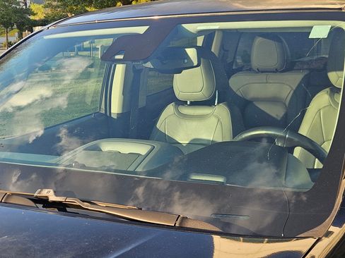 Used 2015 Chevrolet Colorado LT w/ Luxury Package image 14