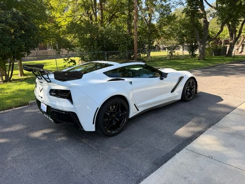 Used 2019 Chevrolet Corvette ZR1 w/ ZTK Track Performance Package RWD image 9