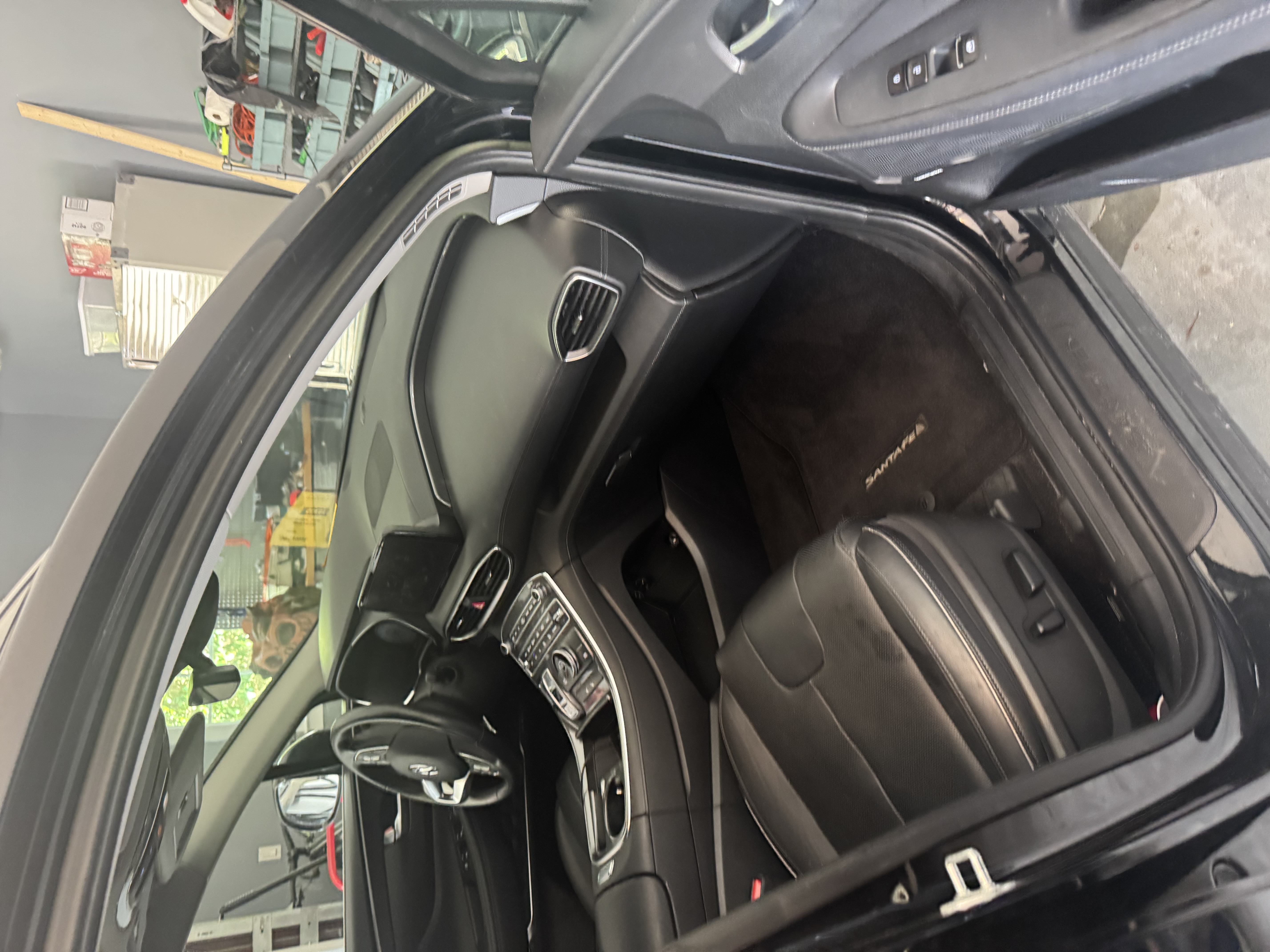 Used 2022 Hyundai Santa Fe SEL w/ Convenience + Premium Package FWD image 8