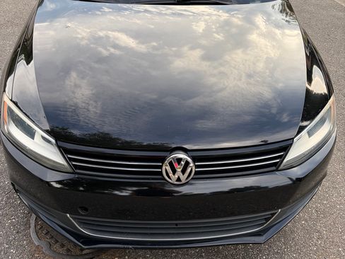 Used 2013 Volkswagen Jetta SE FWD image 1