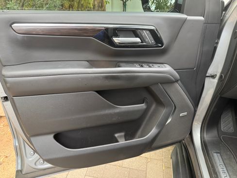 Used 2025 Chevrolet Tahoe LT w/ Comfort Package RWD image 12