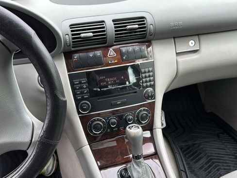 Used 2005 Mercedes-Benz C 320 4MATIC Sedan image 13