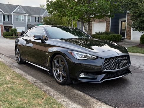 Used 2017 INFINITI Q60 3.0t w/ Premium Plus Package 3.0T image 12