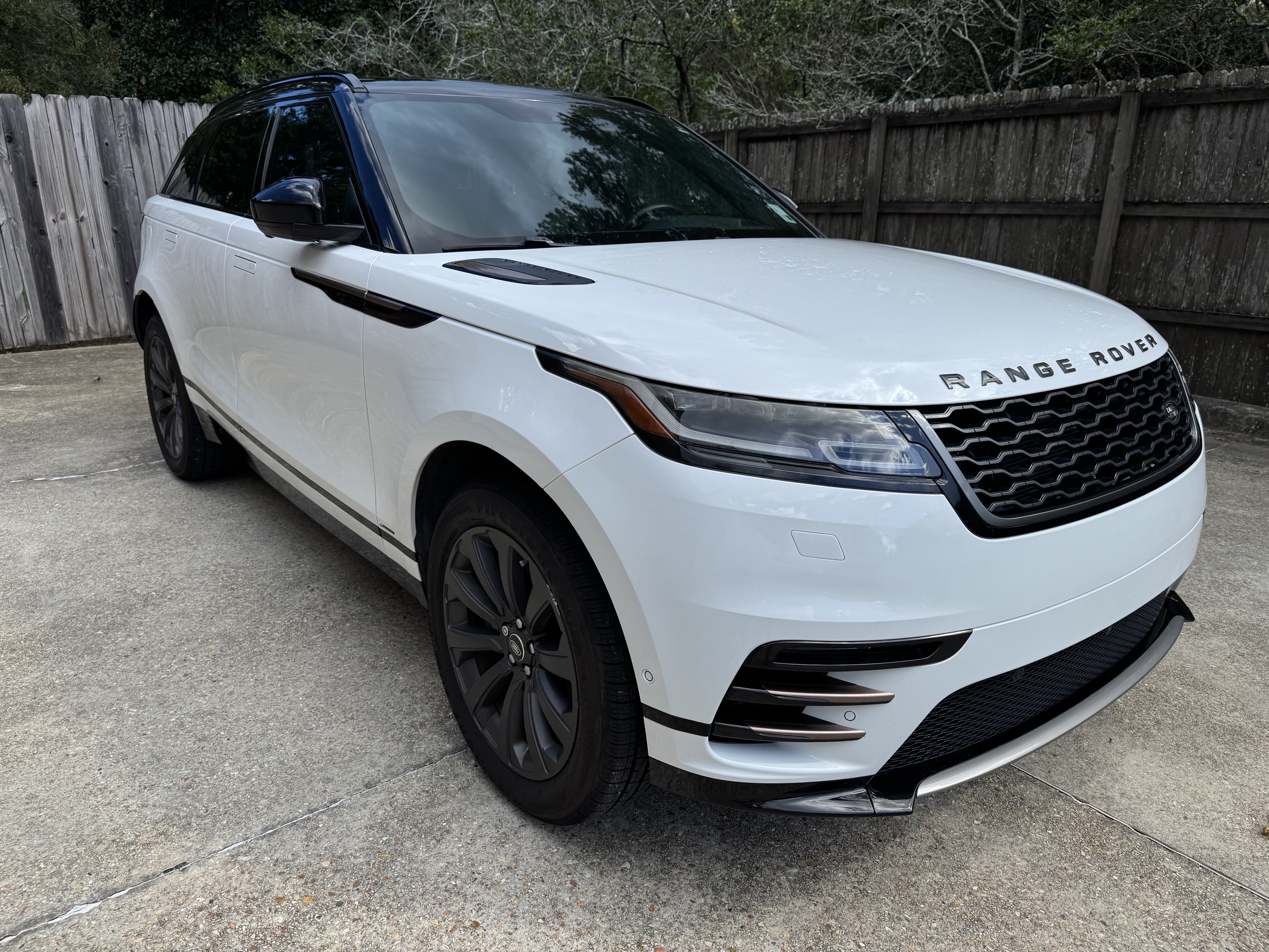 Used 2019 Land Rover Range Rover Velar R-Dynamic SE AWD/4WD image 8