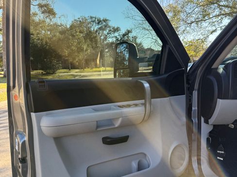 Used 2008 Chevrolet Silverado 2500 LT w/ 2LT Convenience Package image 9