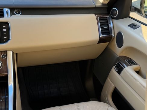 Used 2014 Land Rover Range Rover Sport HSE image 28