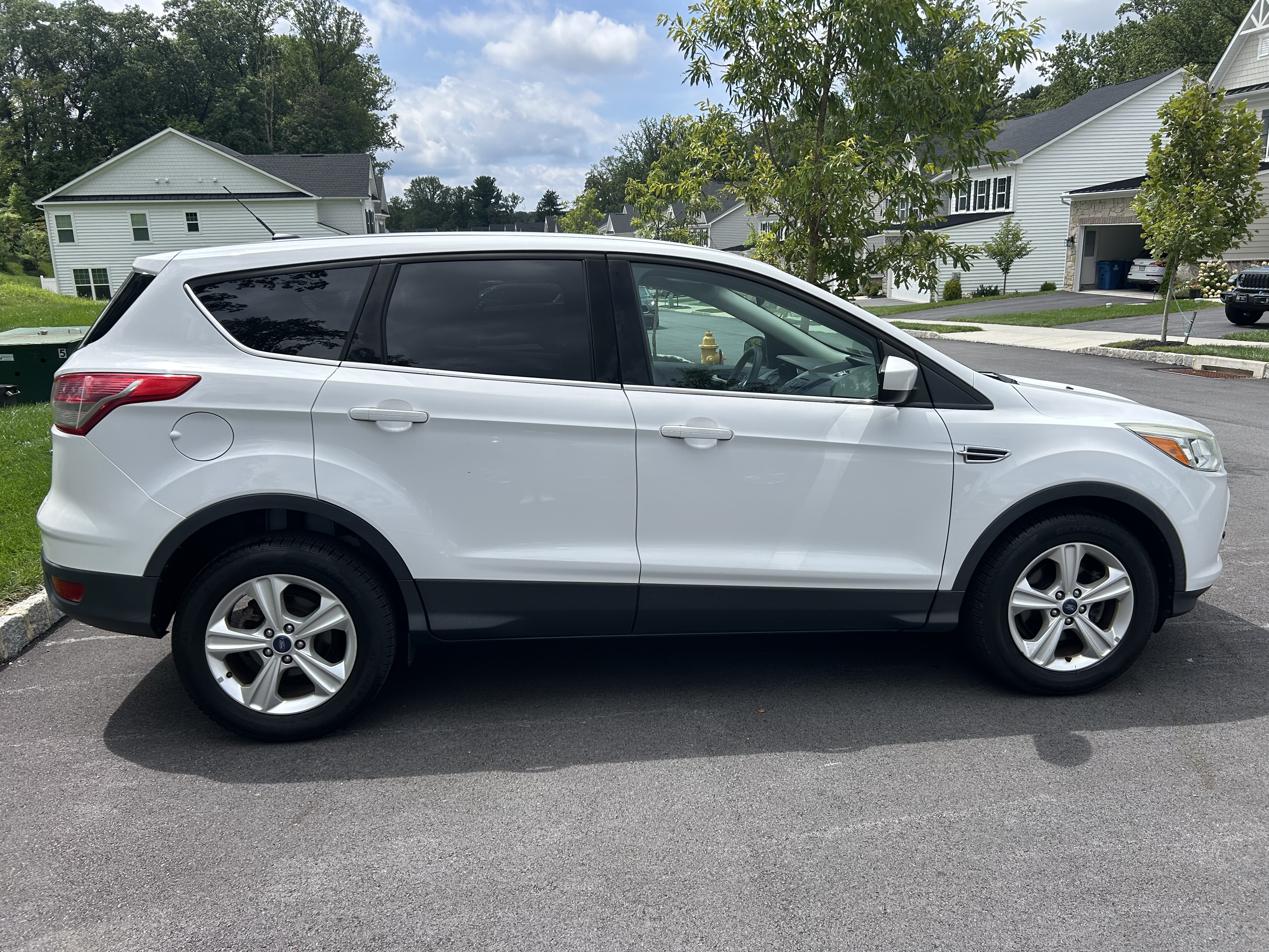 Used 2014 Ford Escape SE FWD image 2