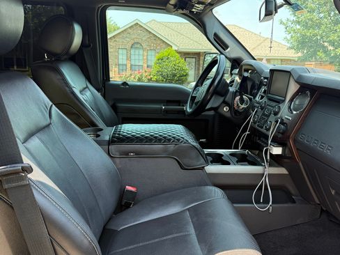 Used 2015 Ford F250 Lariat w/ Lariat Ultimate Package AWD/4WD image 12